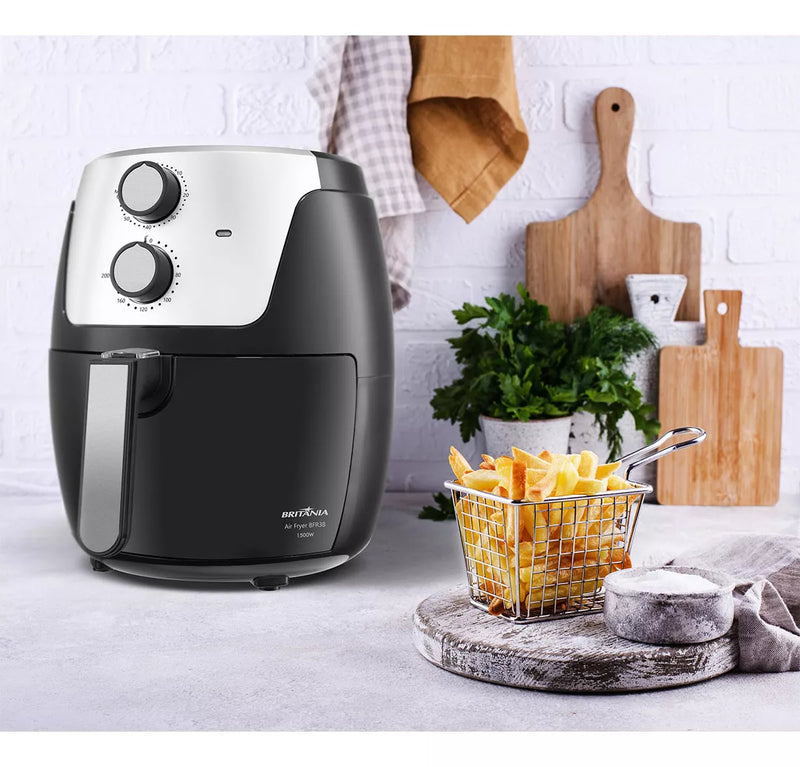 Fritadeira Air Fryer Britânia 4,2l 1500w Bfr38 Dura Mais Cor Preto 220V